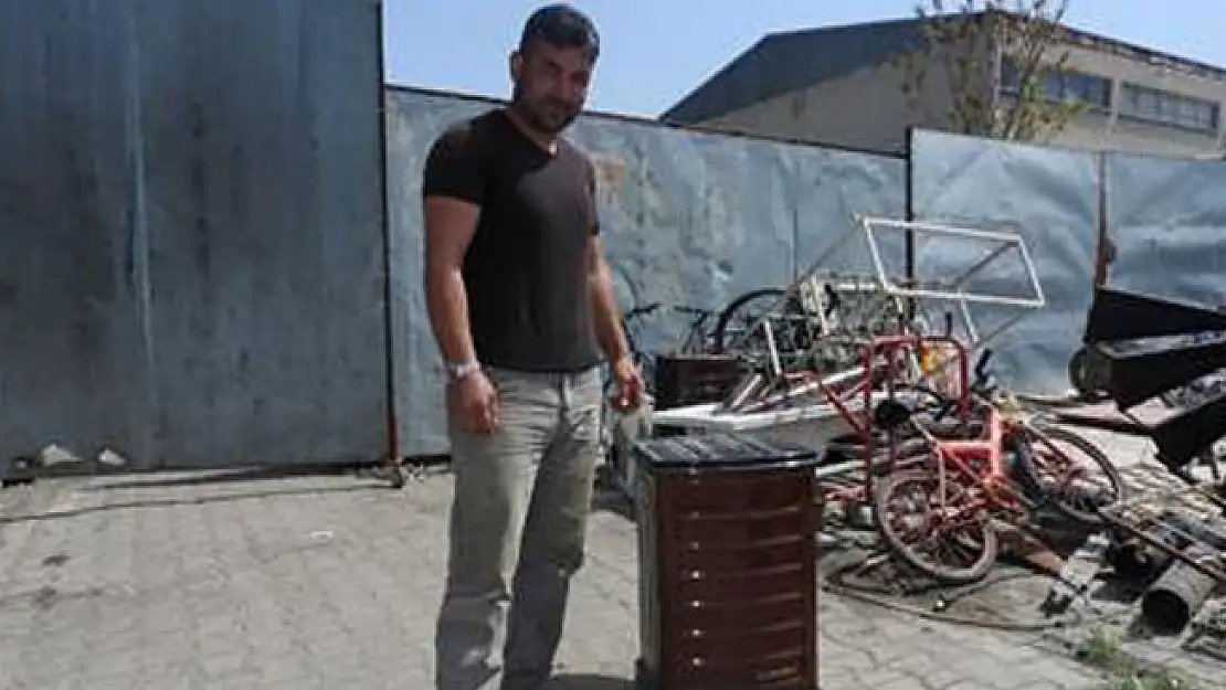 Burdur'da hurdacıdan insanlık dersi!