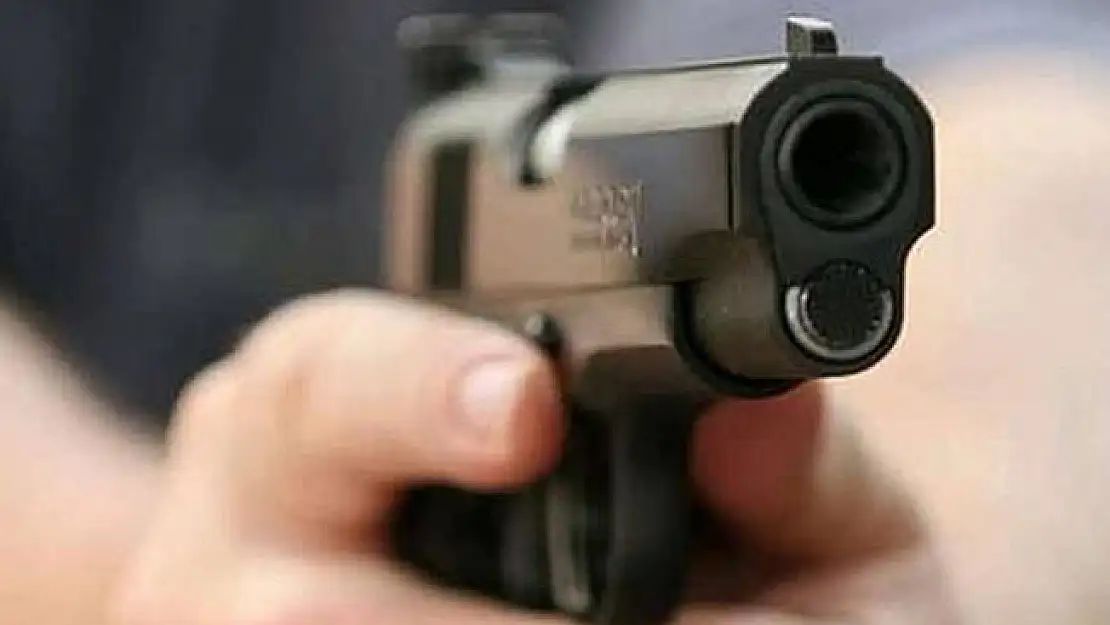 Kavga'da silahlar konuştu, 2'si kardeş 3 kişi yaralandı