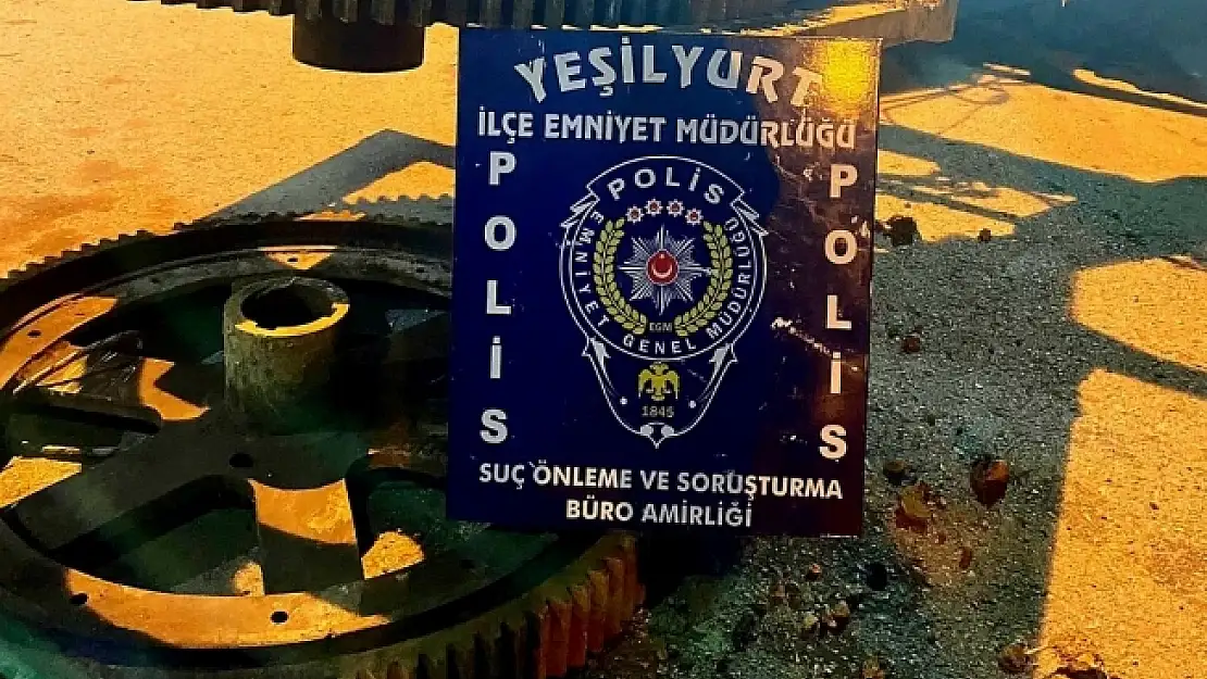 Hırsızları kameralar ele verdi