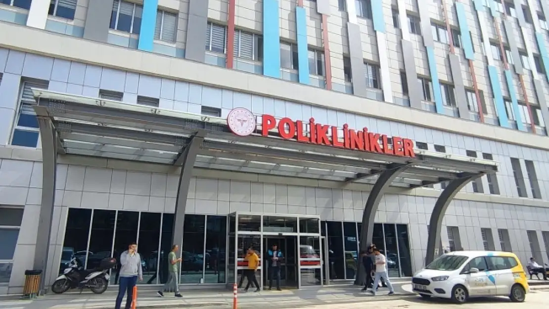Deprem sonrası tüm poliklinikler hizmete başladı