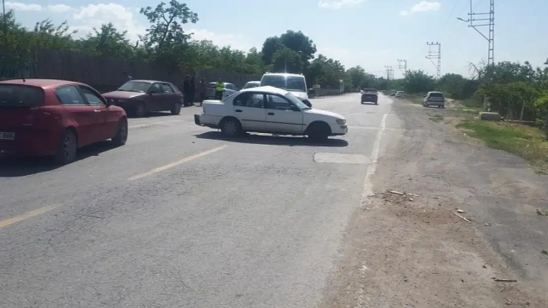 İki ayrı trafik kazası: 4 yaralı