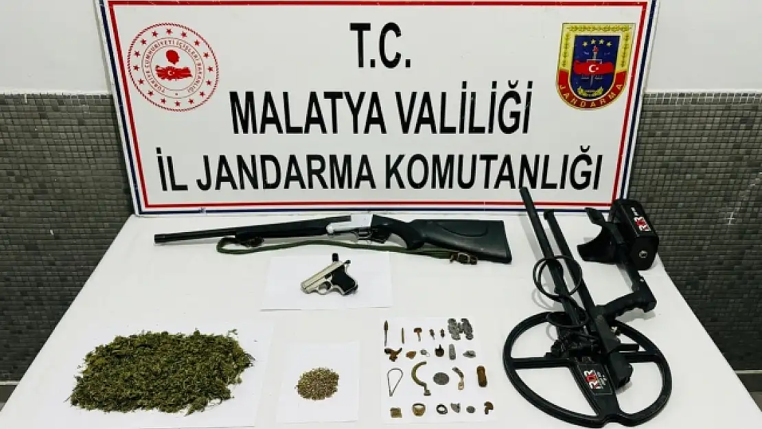 Jandarmadan tarihi eser ve uyuşturucu operasyonu