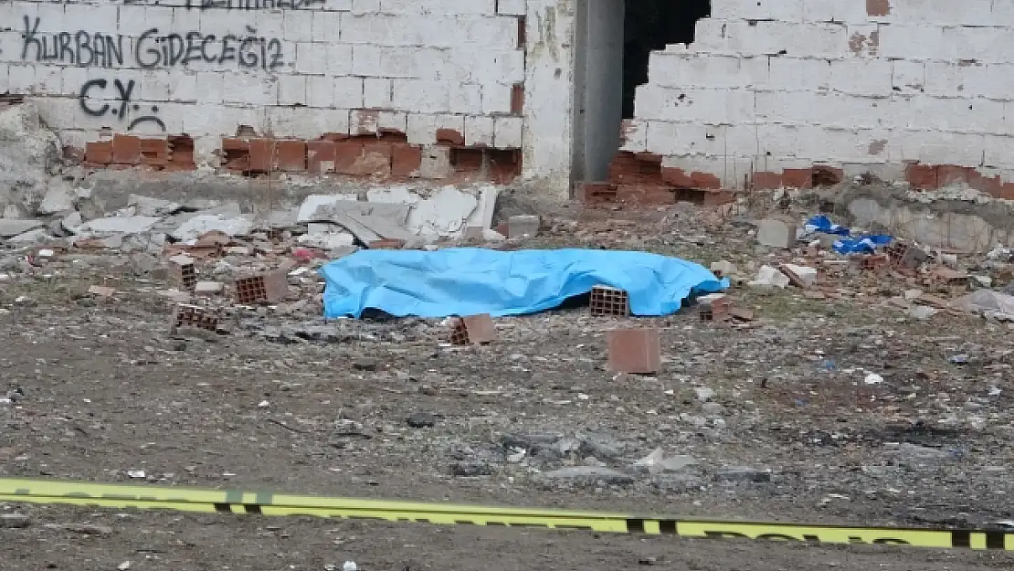 Malatya'da boş arazide erkek cesedi bulundu