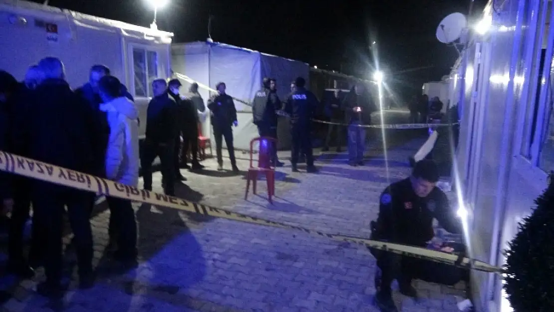 Malatya'da polis memuru bıçaklı saldırıya uğradı