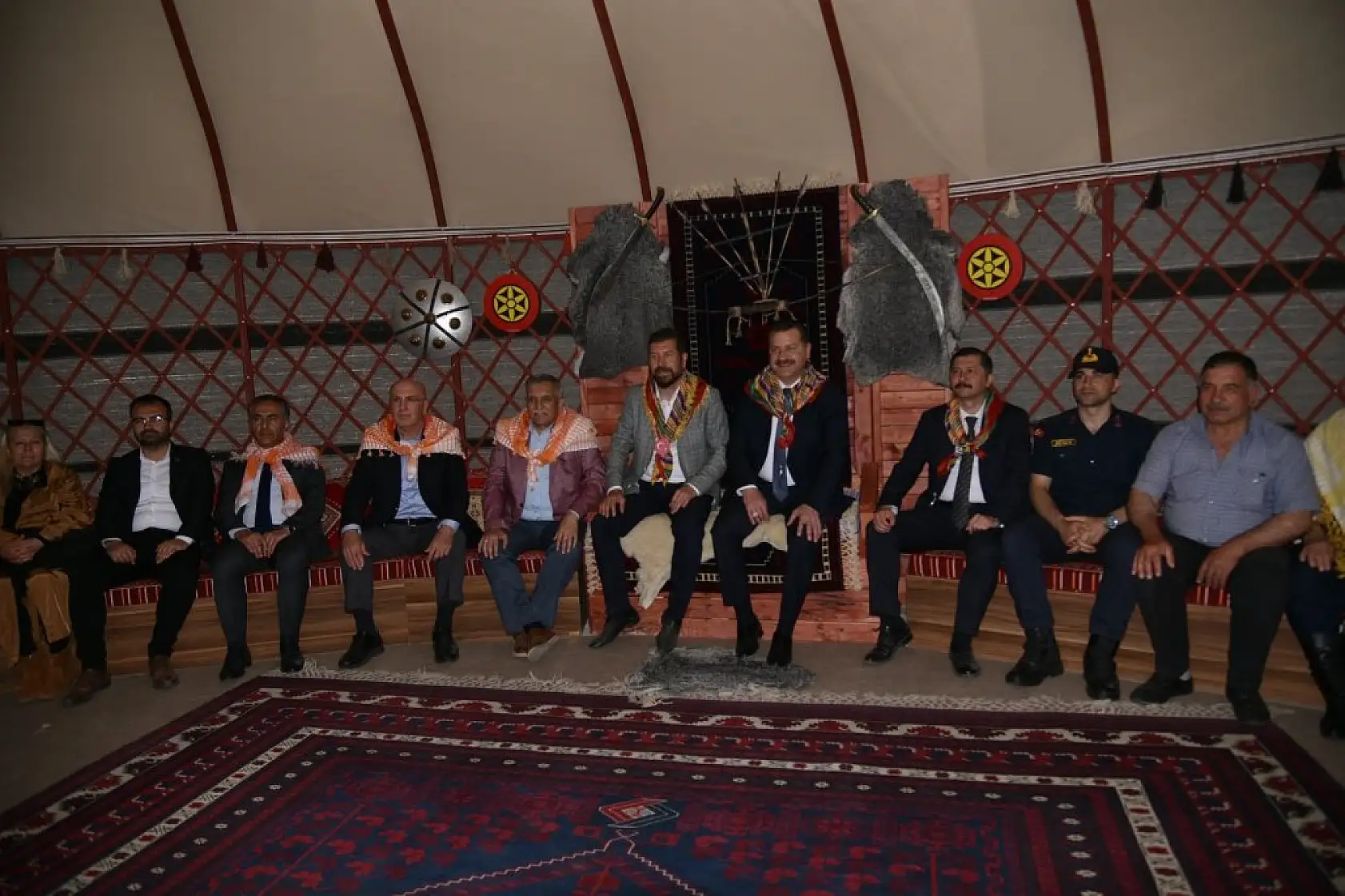 Sındırgı'da sınırları aşan Atlı Okçuluk yarışması