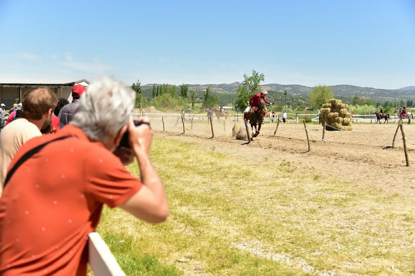 Sındırgı'da sınırları aşan Atlı Okçuluk yarışması