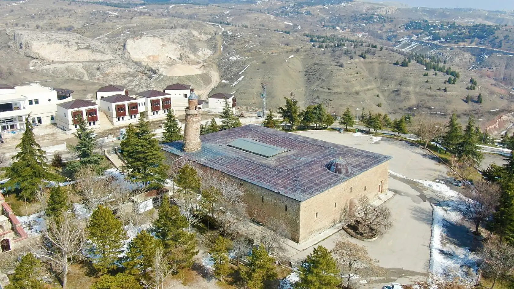 Yerli ve yabancı turistler Elazığ'a gelince bu minareyi görmeden dönmüyor