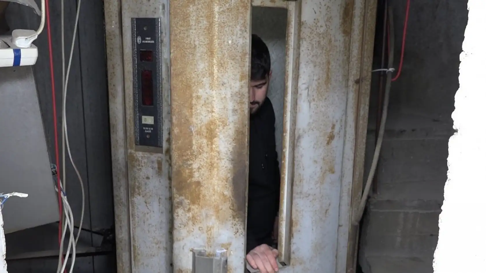 Türkiye'nin ilk asansörlü camisi Ramazan ayına hazır