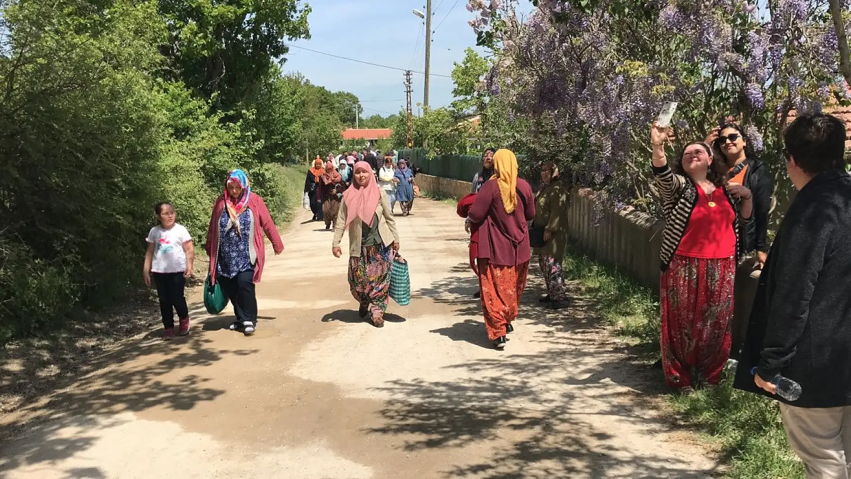 Çanakkale'de Aşıklar Sokağı'nda gençler kısmetini aradı