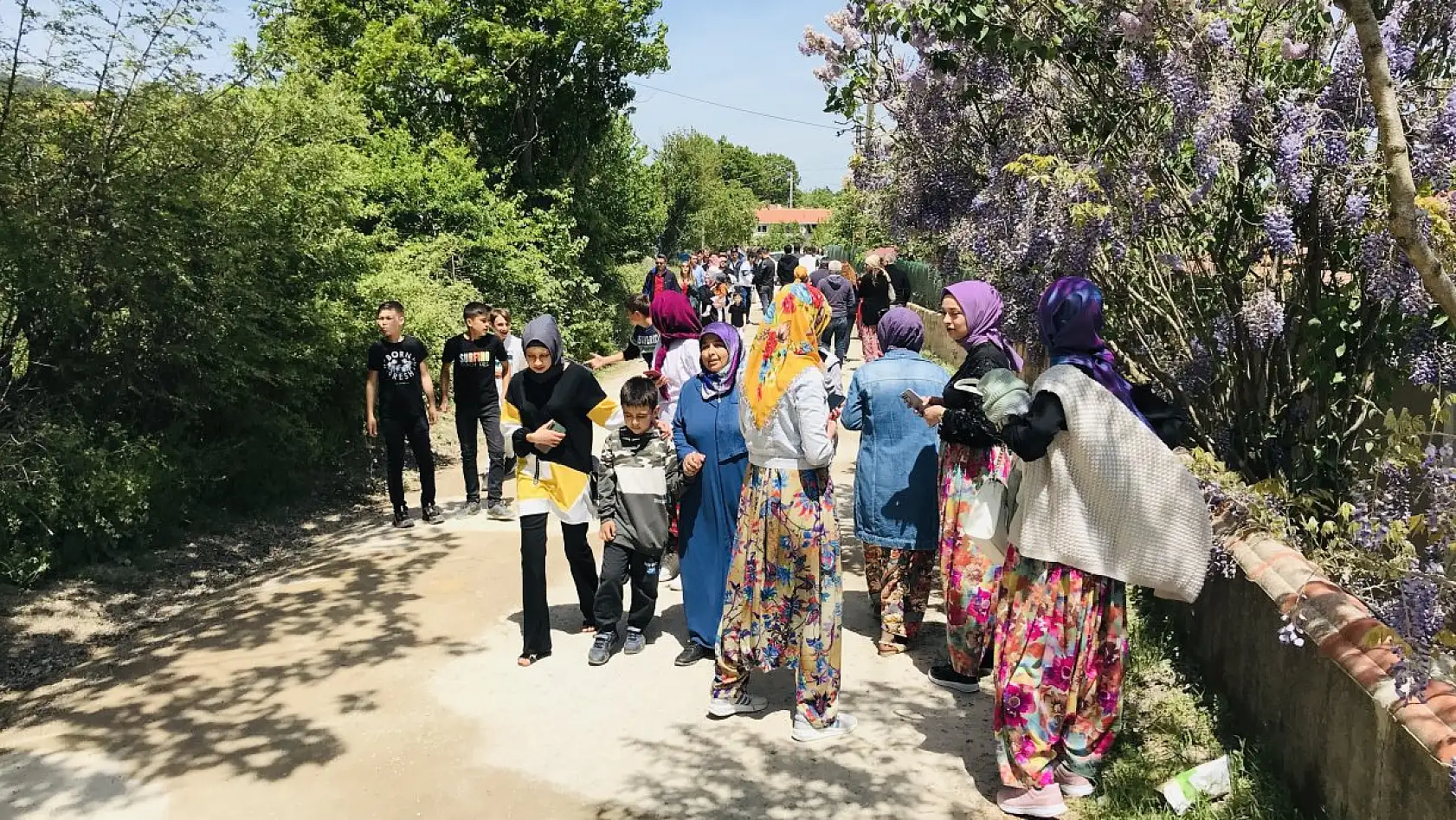 Çanakkale'de Aşıklar Sokağı'nda gençler kısmetini aradı