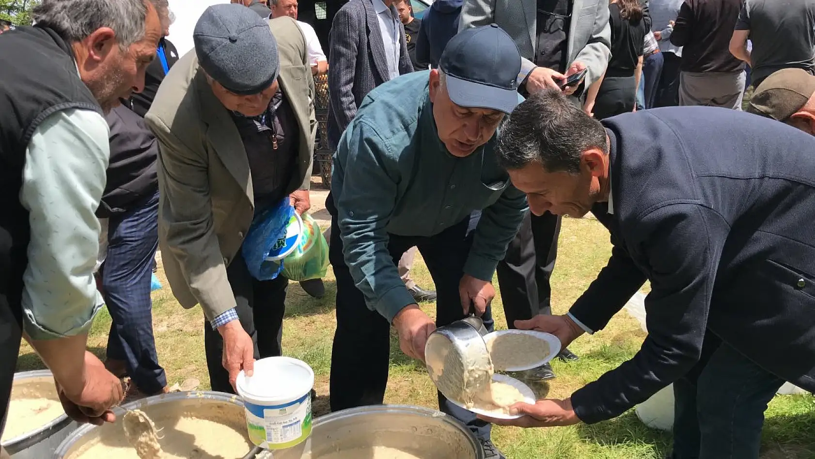 Çanakkale'de Aşıklar Sokağı'nda gençler kısmetini aradı