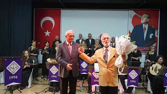 'Ayvalık fidanlarına bir destek de Müzik Derneği'nden geldi