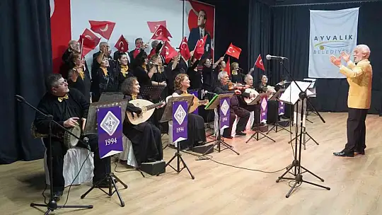 'Ayvalık fidanlarına bir destek de Müzik Derneği'nden geldi