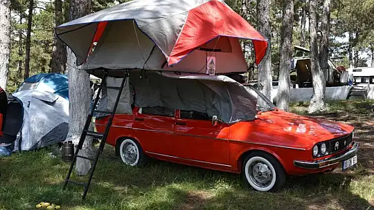 'Doğal şehir' Sındırgı'da Kamp ve Karavan Festivali başladı