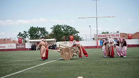 19 Mayıs Atatürk'ü Anma, Gençlik ve Spor Bayramı Ayvalık'ta kutlandı