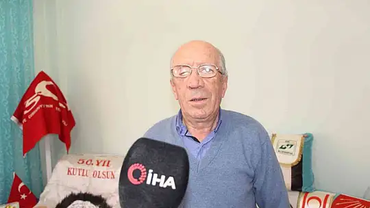 37 yıldır bayrak ve flama biriktiriyor