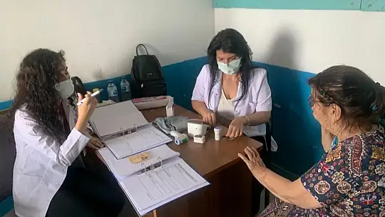 Ada halkına sağlık hizmeti devam ediyor