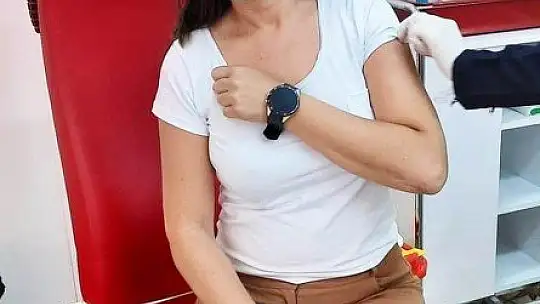 AK Parti'den aşı kampanyasına tam destek