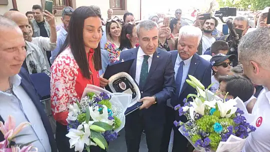 Aleyna Karaca coşku ile karşılandı