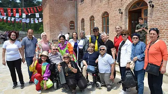 Altıeylül'de sevgiye engel yok