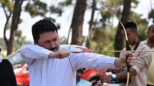 Altıeylül'de sevgiye engel yok