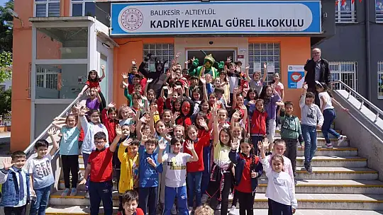 Altıeylül kent sahnesi çocuklarla buluşmaya devam ediyor