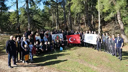 Altıeylül'lü gençler doğa yürüyüşü düzenledi