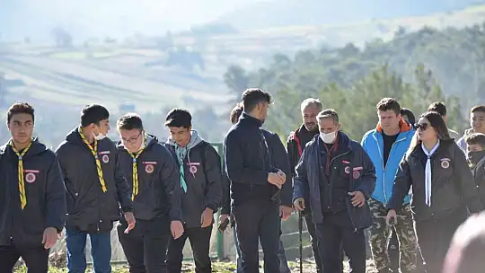 Altıeylül'lü gençler doğa yürüyüşü düzenledi