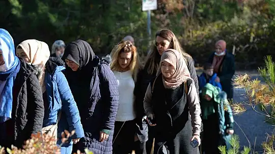 Altıeylül'lü gençler doğa yürüyüşü düzenledi