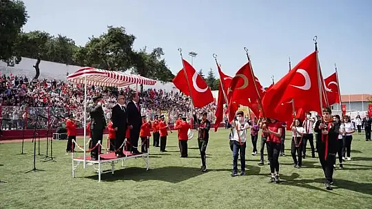 Ayvalık'ta 23 Nisan coşkusu zirveye taşındı