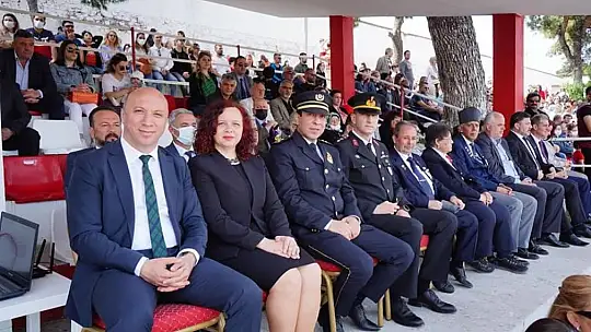 Ayvalık'ta 23 Nisan coşkusu zirveye taşındı