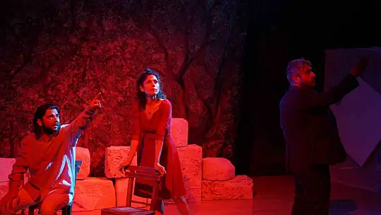 Ayvalık'ta 99 yıl sonra yeniden belediye tiyatrosu kuruldu