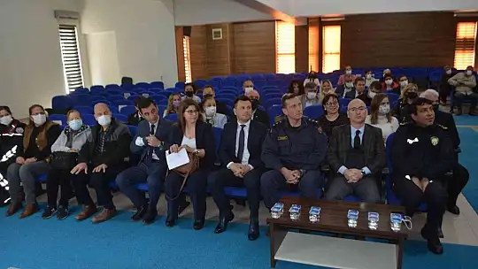 Ayvalık'ta bağımlılıkla mücadele çalıştayı