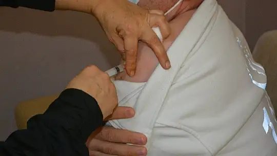 Ayvalık'ta Covid19 aşısı uygulanmaya başladı