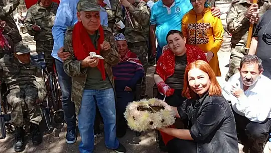 Ayvalık'ta engellilerin askerlik heyecanı