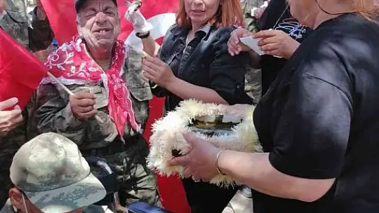 Ayvalık'ta engellilerin askerlik heyecanı