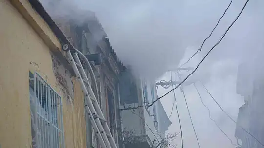 Ayvalık'ta ev yangını korkuttu