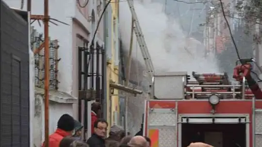 Ayvalık'ta ev yangını korkuttu