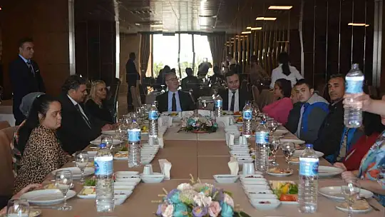 Ayvalık'ta Kaymakam Yaman'dan engellilere kahvaltılı jest