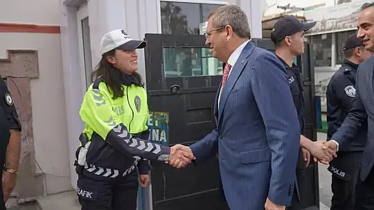 Ayvalık'ta resmi bayramlaşma yapıldı