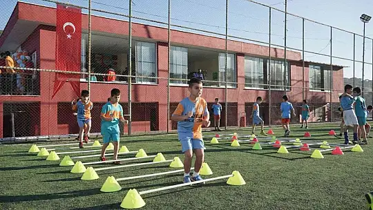 Ayvalık'ta spor ve satranç ile bağımlılığa şah mat