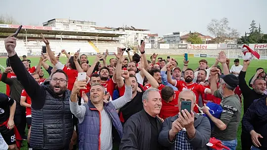 Ayvalıkgücü Belediyespor 6 yıl sonra yeniden 3. ligde