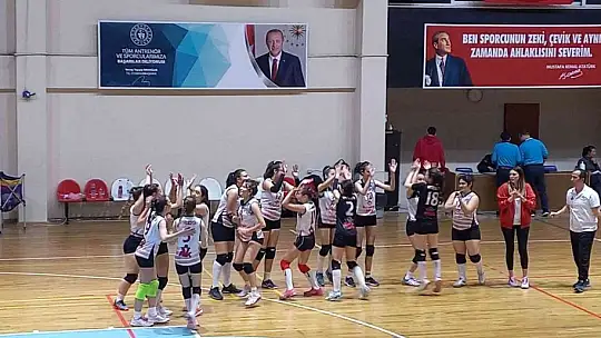 Ayvalıkspor küçük kızlar da il şampiyonu