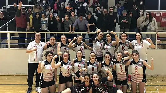 Ayvalıkspor küçük kızlar da il şampiyonu