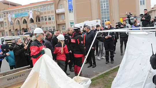 Balıkesir'de 'Deprem Anı ve Tahliye Tatbikatı' yapıldı