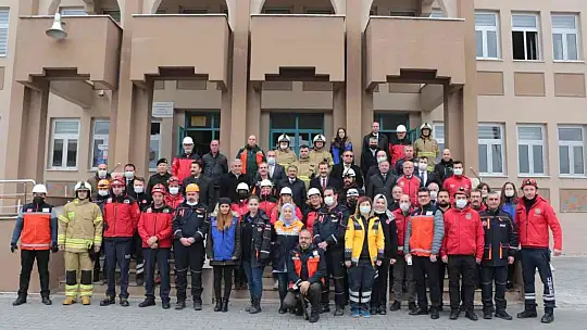 Balıkesir'de 'Deprem Anı ve Tahliye Tatbikatı' yapıldı