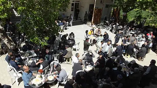 Balıkesir'de  geleneksel köy hayırları binlerce çiftçiyi buluşturdu