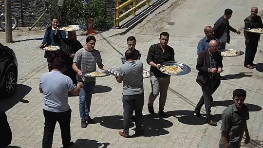 Balıkesir'de  geleneksel köy hayırları binlerce çiftçiyi buluşturdu