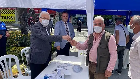 Balıkesir'de 60 yaş üstü vatandaşlara HES kodlu anahtarlık