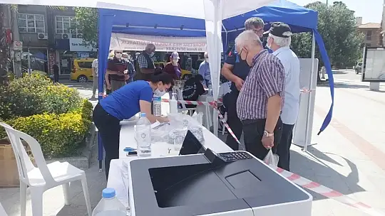 Balıkesir'de 60 yaş üstü vatandaşlara HES kodlu anahtarlık